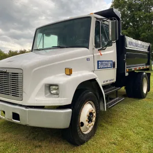 2002 Freightliner Single Axle Dump Truck (WI Title in Delay) (Menomonie, WI)