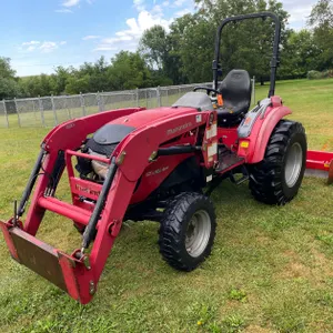 Mahindra 1538 HST Diesel Loader Tractor (Menomonie, WI)