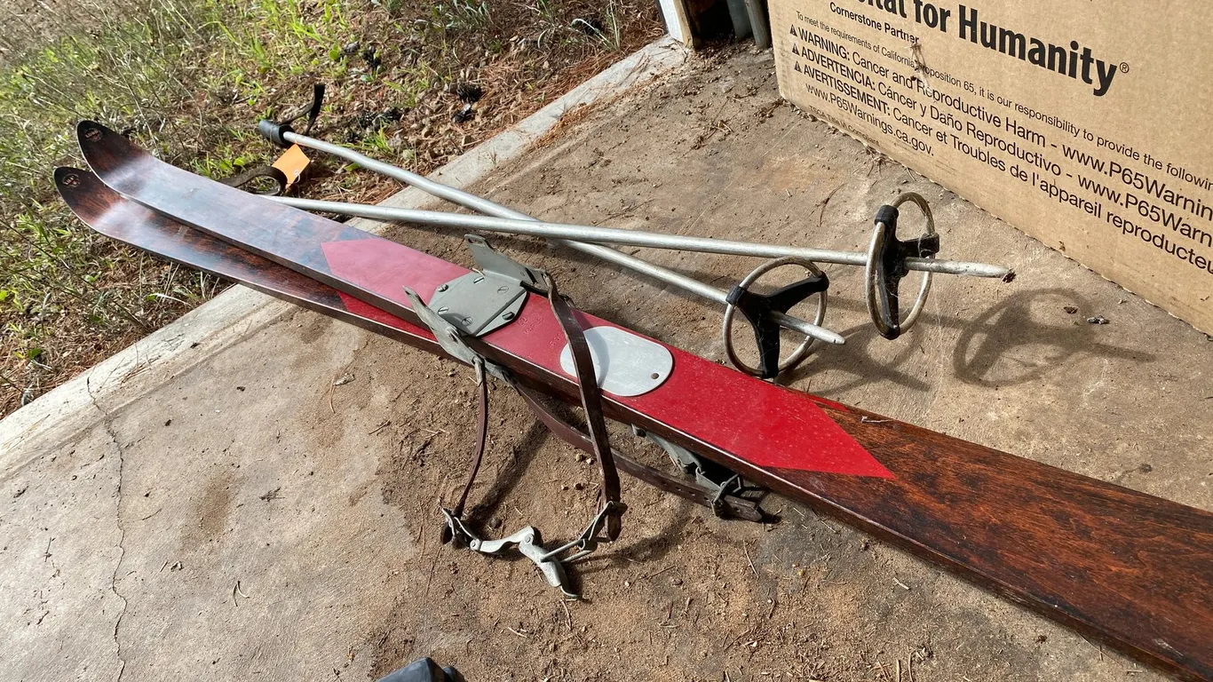 Pair of Vintage Lund Skis