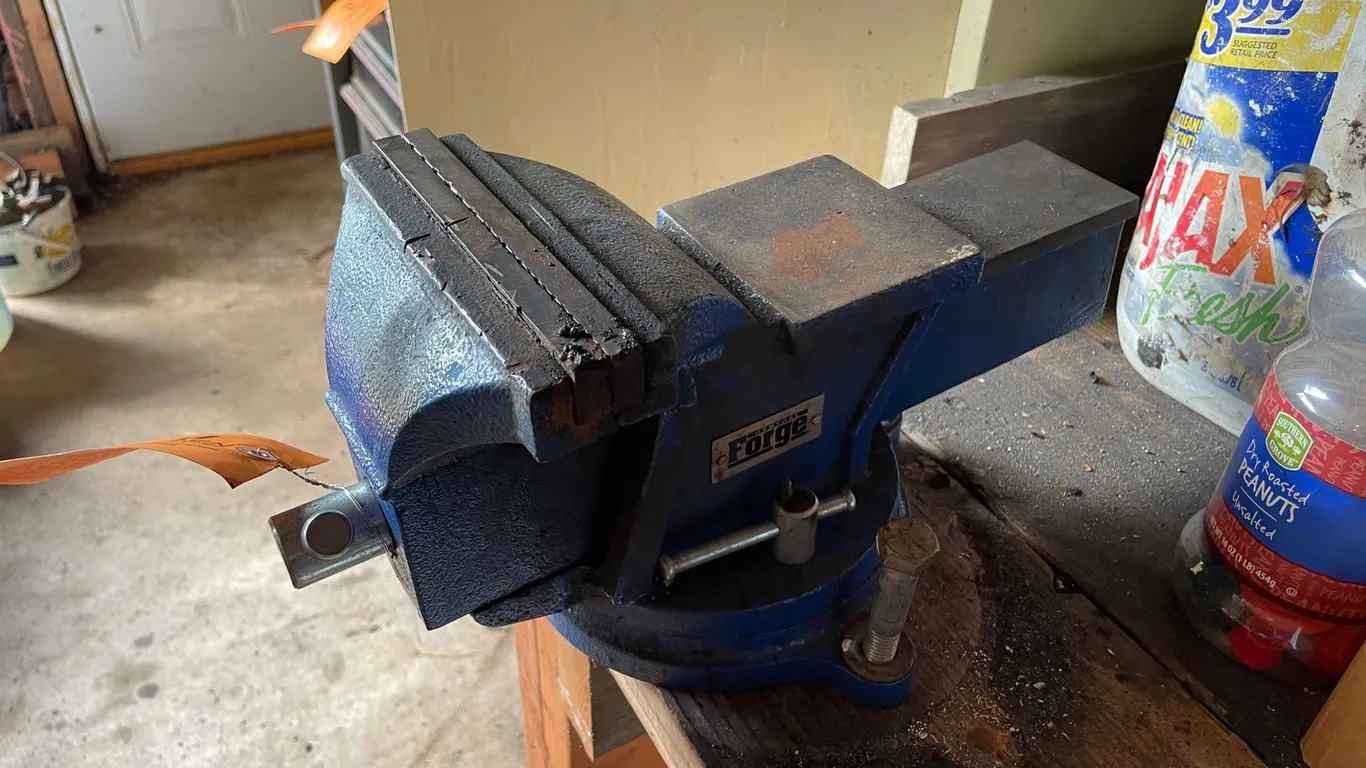 General Forge Bench Vise