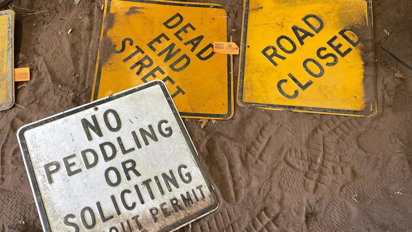 (3) Traffic Signs