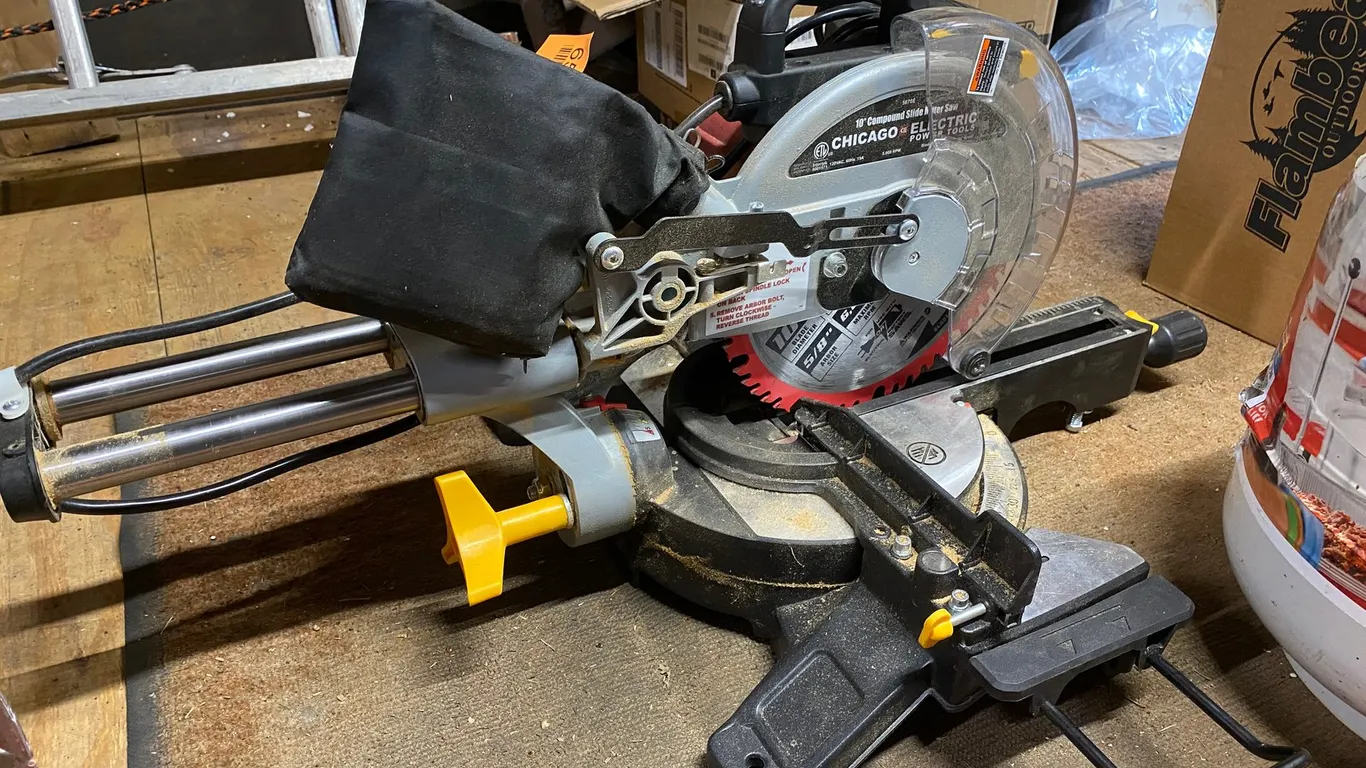 Chicago Electric 10" Compact Sliding Miter Saw