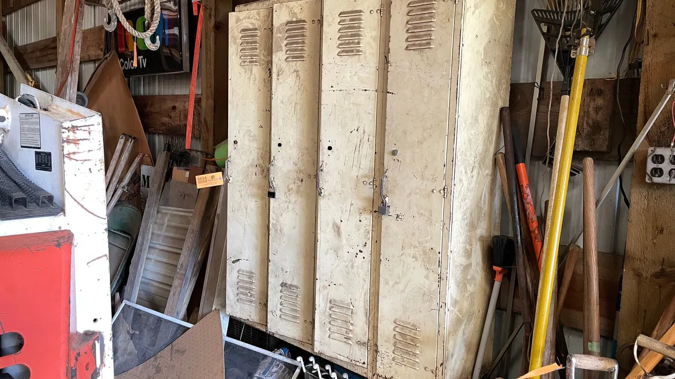 Metal 4-Locker Unit & Contents