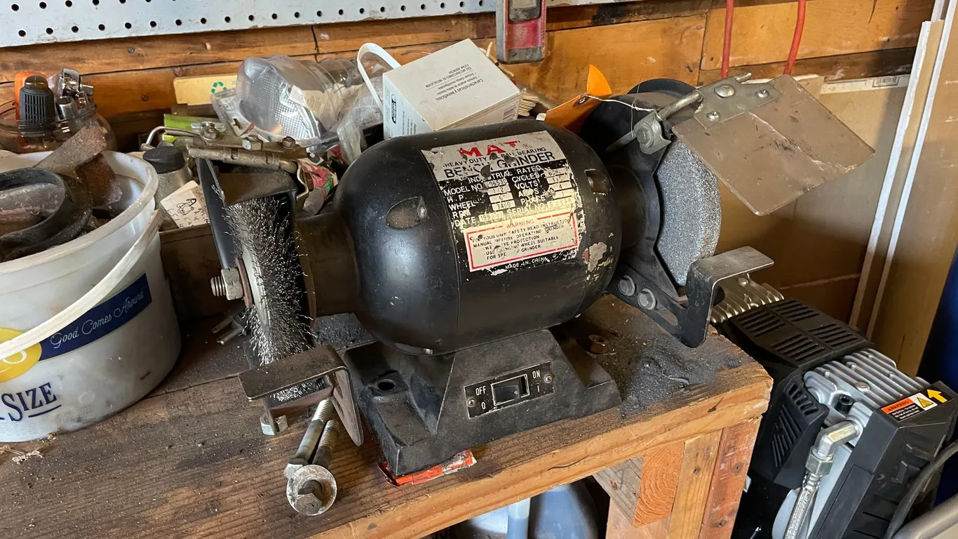 Mat Dual Bench Grinder