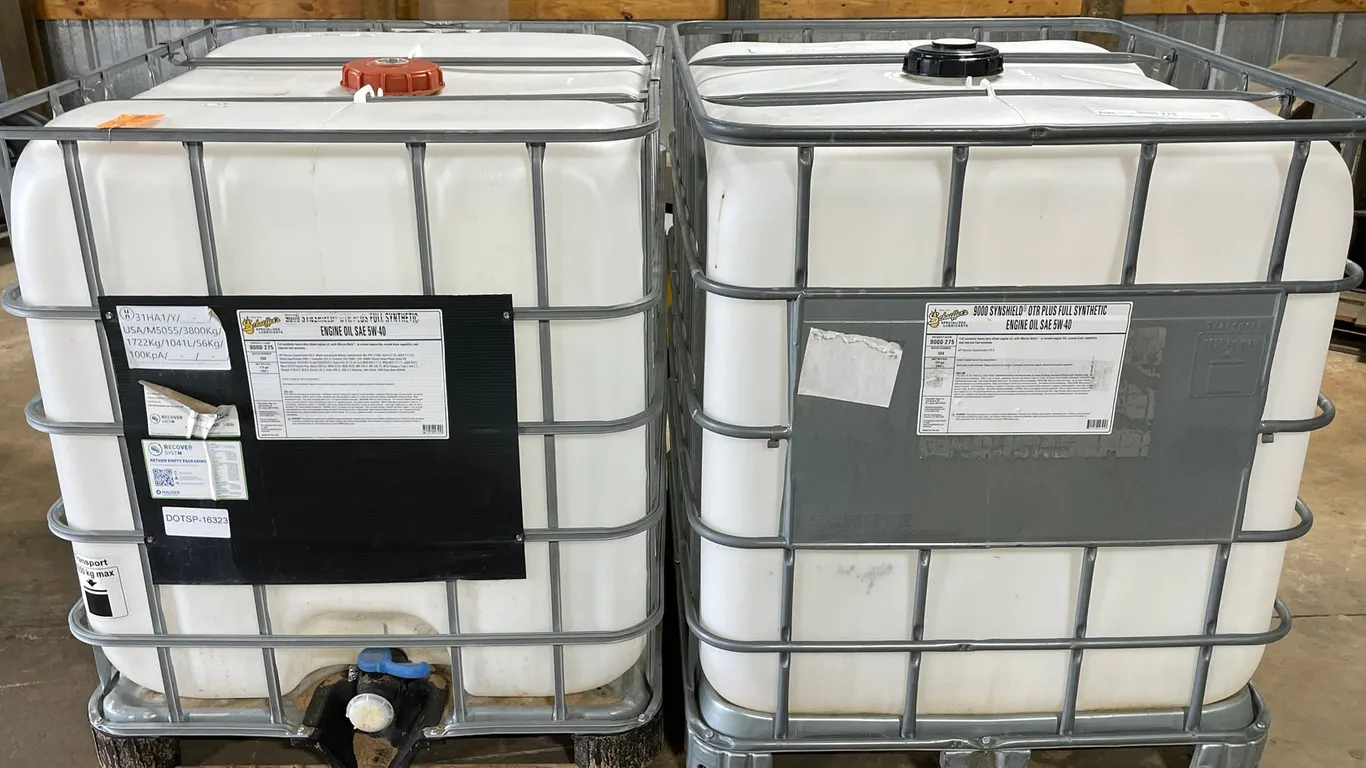 (2) Poly Totes