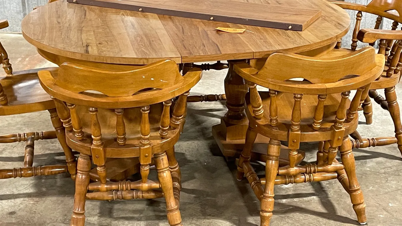 Round Kitchen Table with Chairs