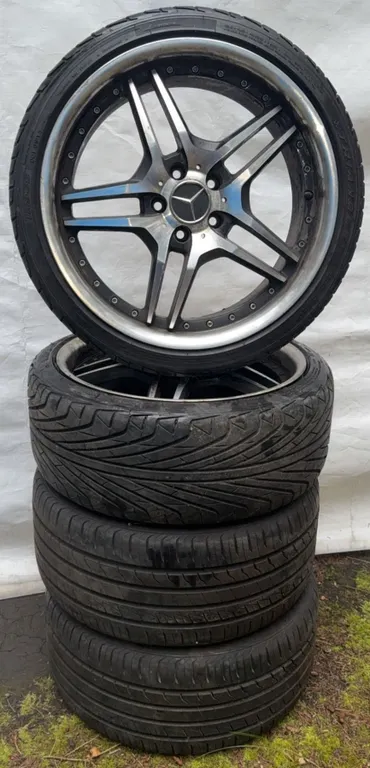 Four 19-Inch Alloy Wheels with Tires 235/35R19 Mercedes Center Caps