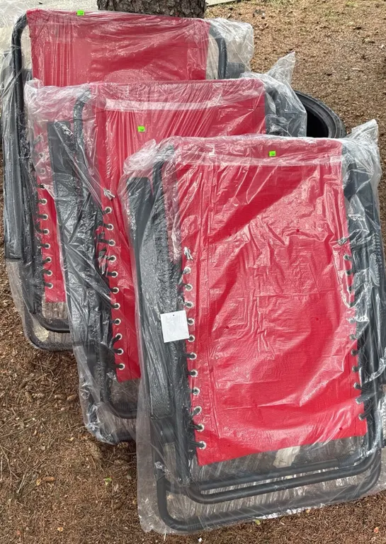 4 Red Folding Outdoor Lounge Chairs with Black Metal Frames