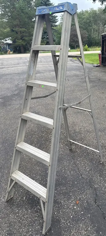 Aluminum Five Step Ladder with Blue Top