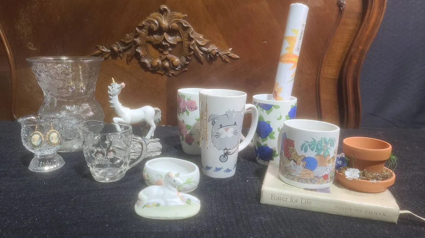 Decorative Mugs, Jewelry, Porcelain Unicorn, Glassware, Removable Sunflower Wall Stickers