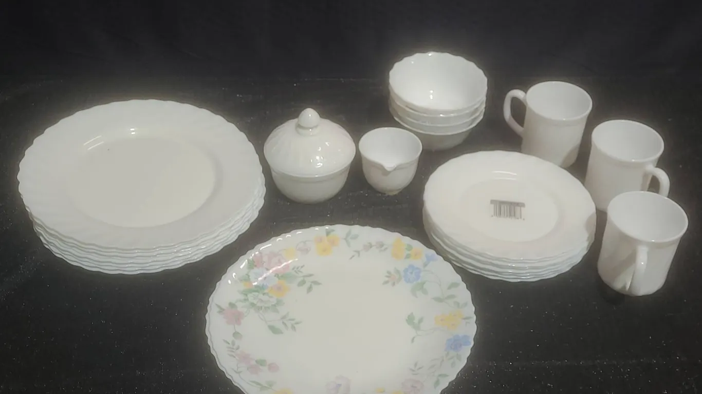 Arcopal Opal Glass 20-Piece Dinnerware Set With Floral and White Patterns
