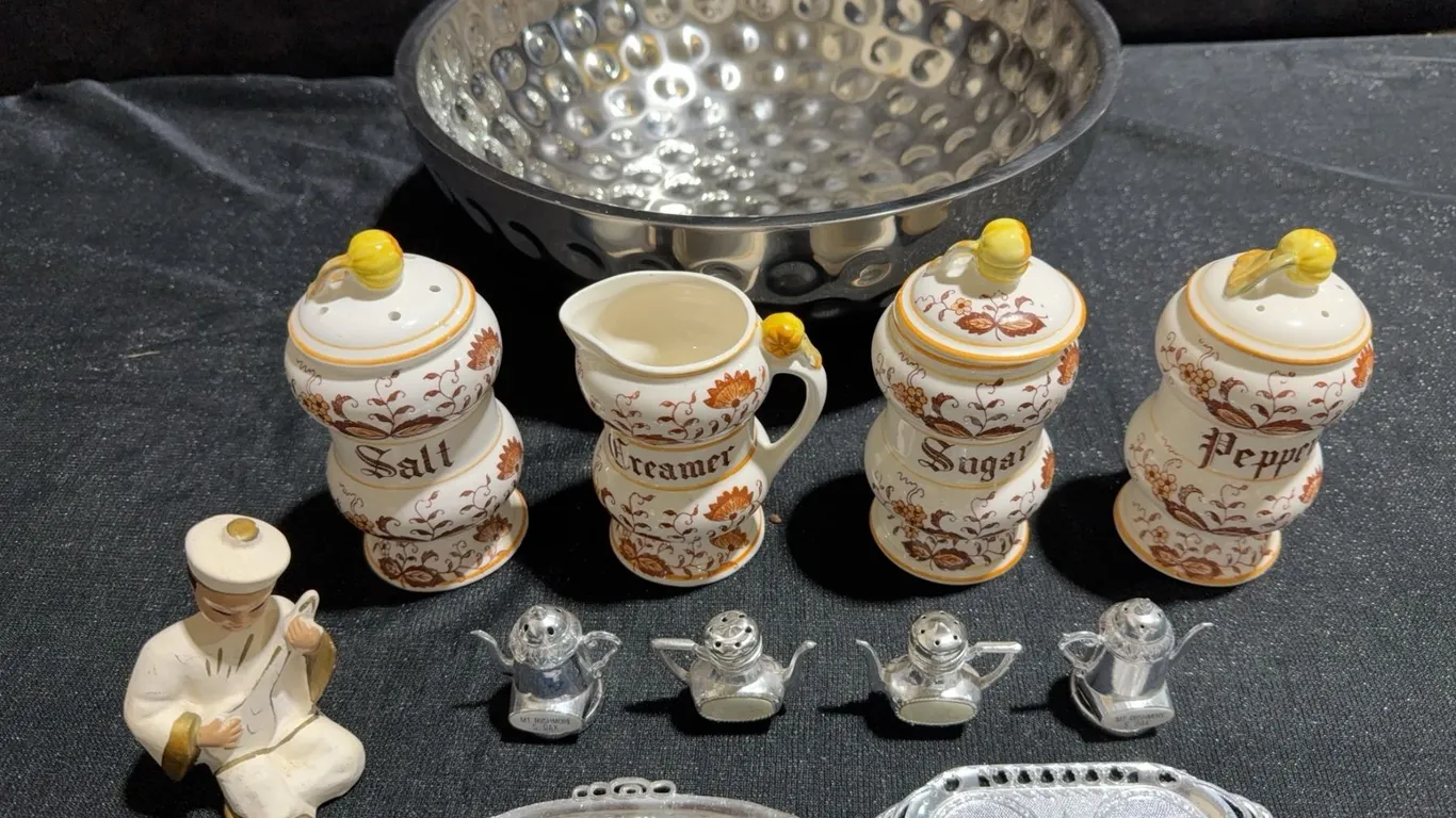 Ceramic Spice Set, Miniature Mt. Rushmore Teapots, Hammered Metal Bowl