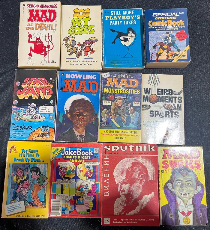 12 Humour and Comic Books Including MAD and Overstreet Price Guide
