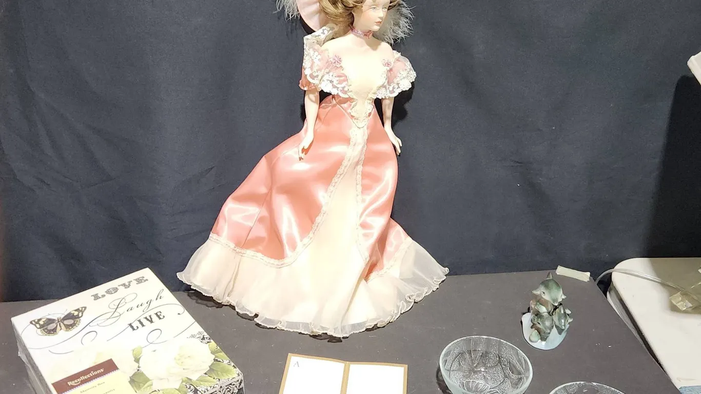 Gibson Girl Bridesmaid Porcelain Doll with Accessories and Decor