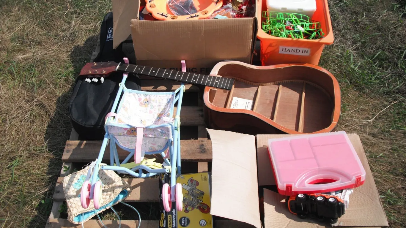 pallet lot - kids toys, partial guitar, etc.
