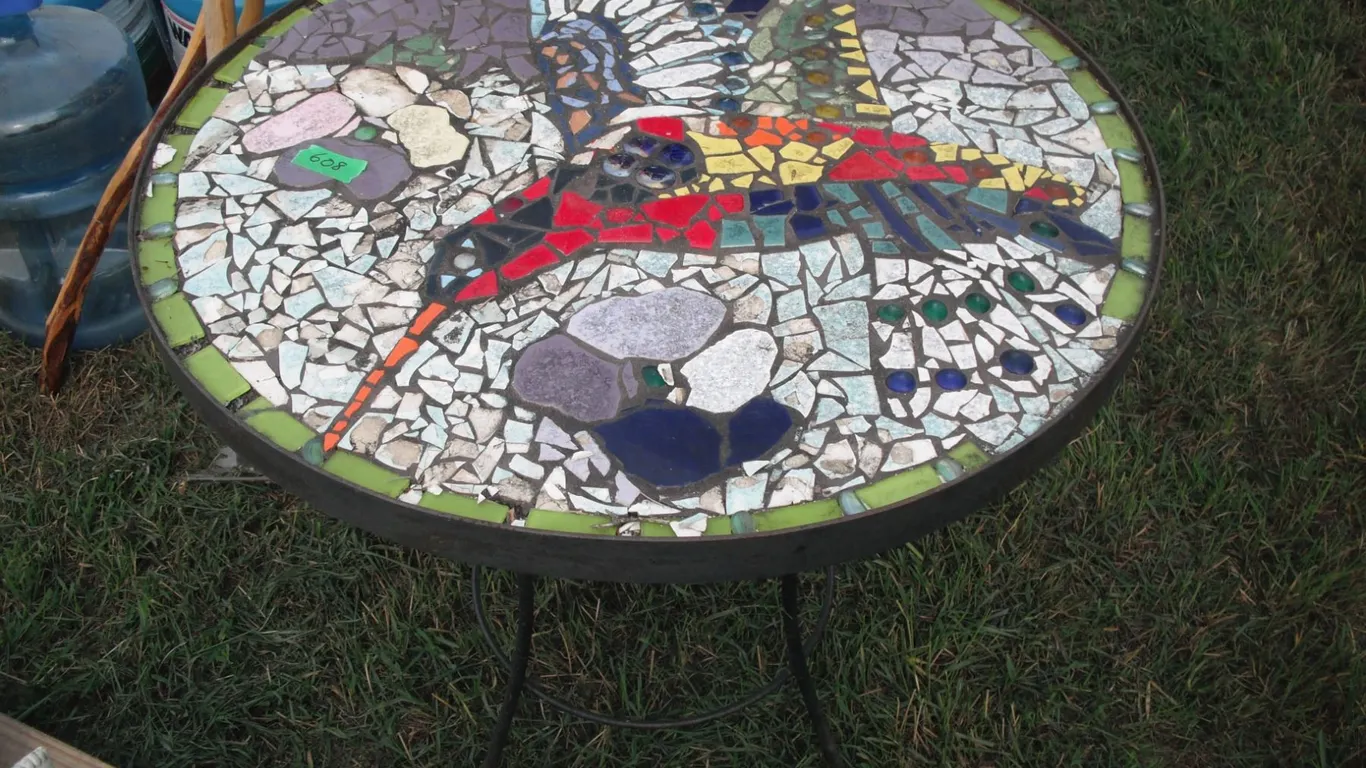 decorative hummingbird patio table