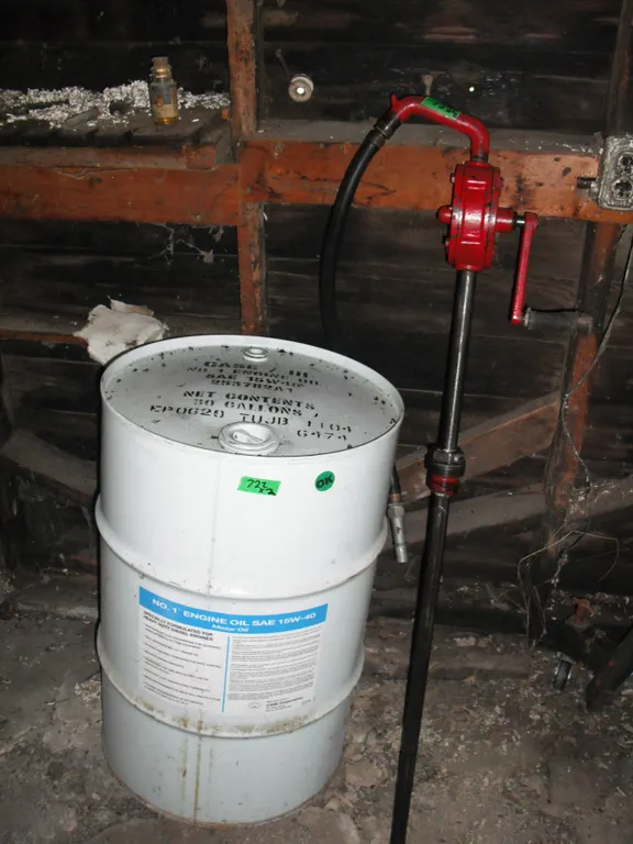 30 gallon oil barrel and barrel pump