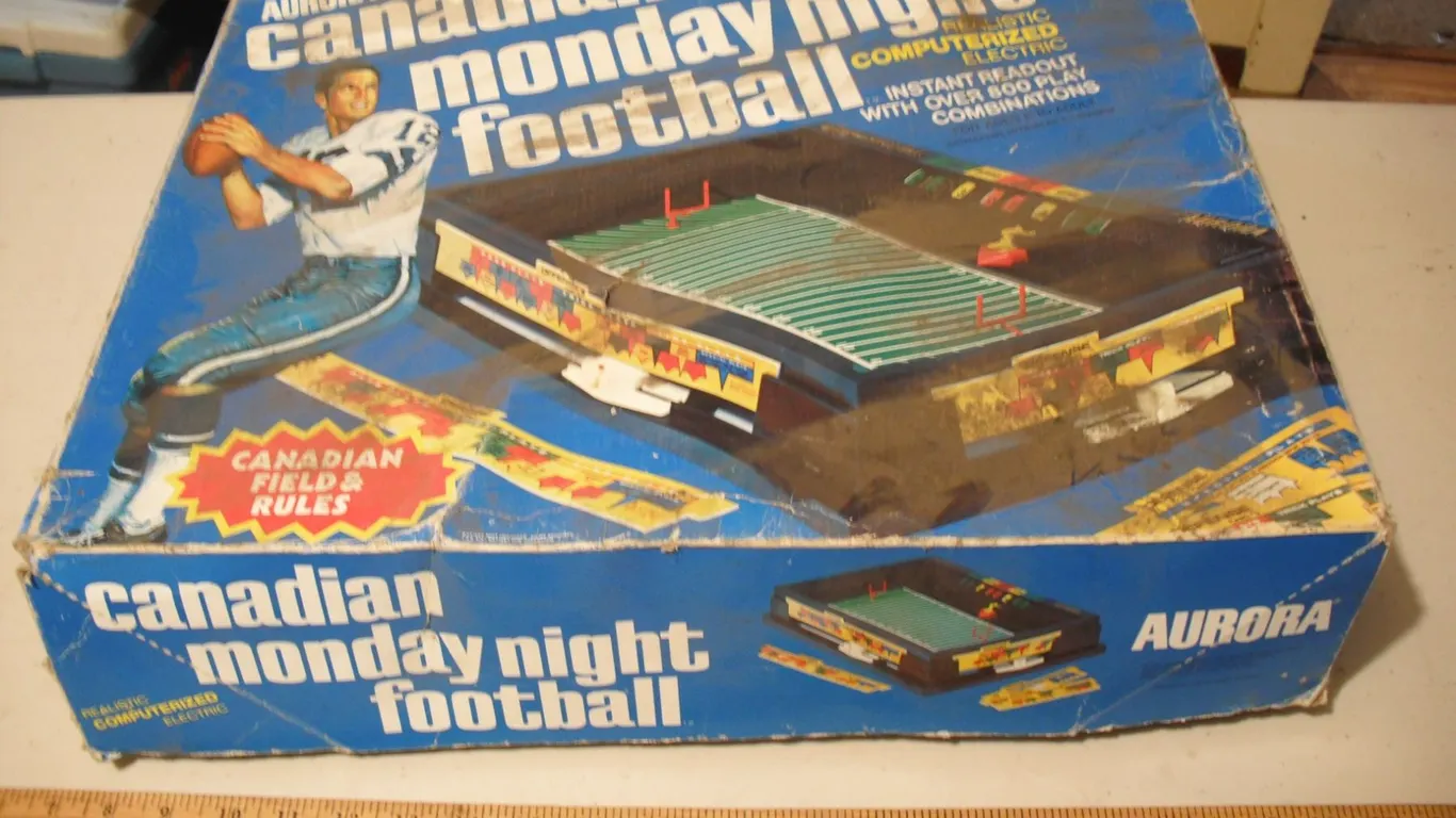 Aurora Monday Night Football game w/ box - looks complete, cannot verify