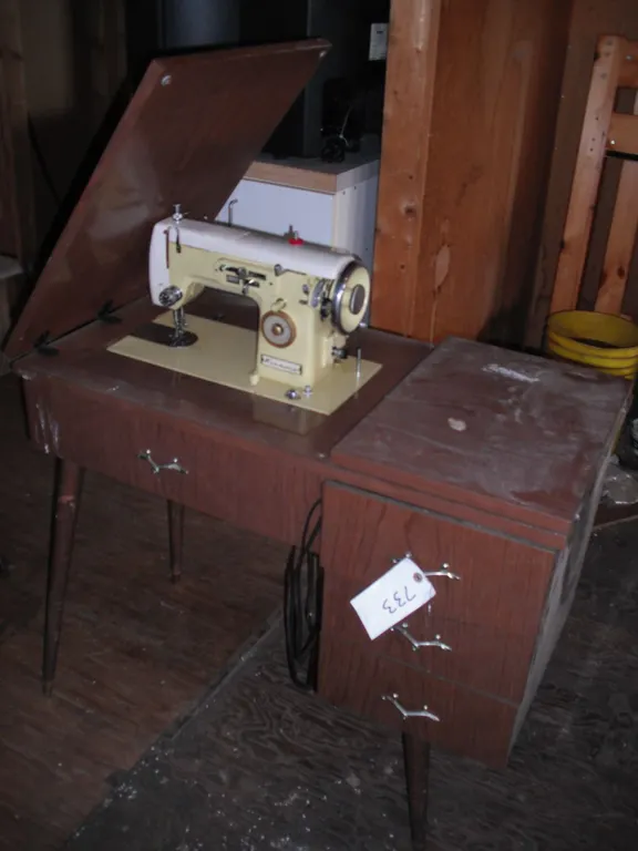 vintage Kenmore sewing maching with table & many accessories