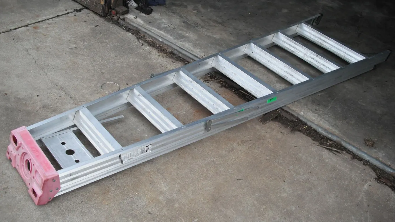 8ft aluminum ladder
