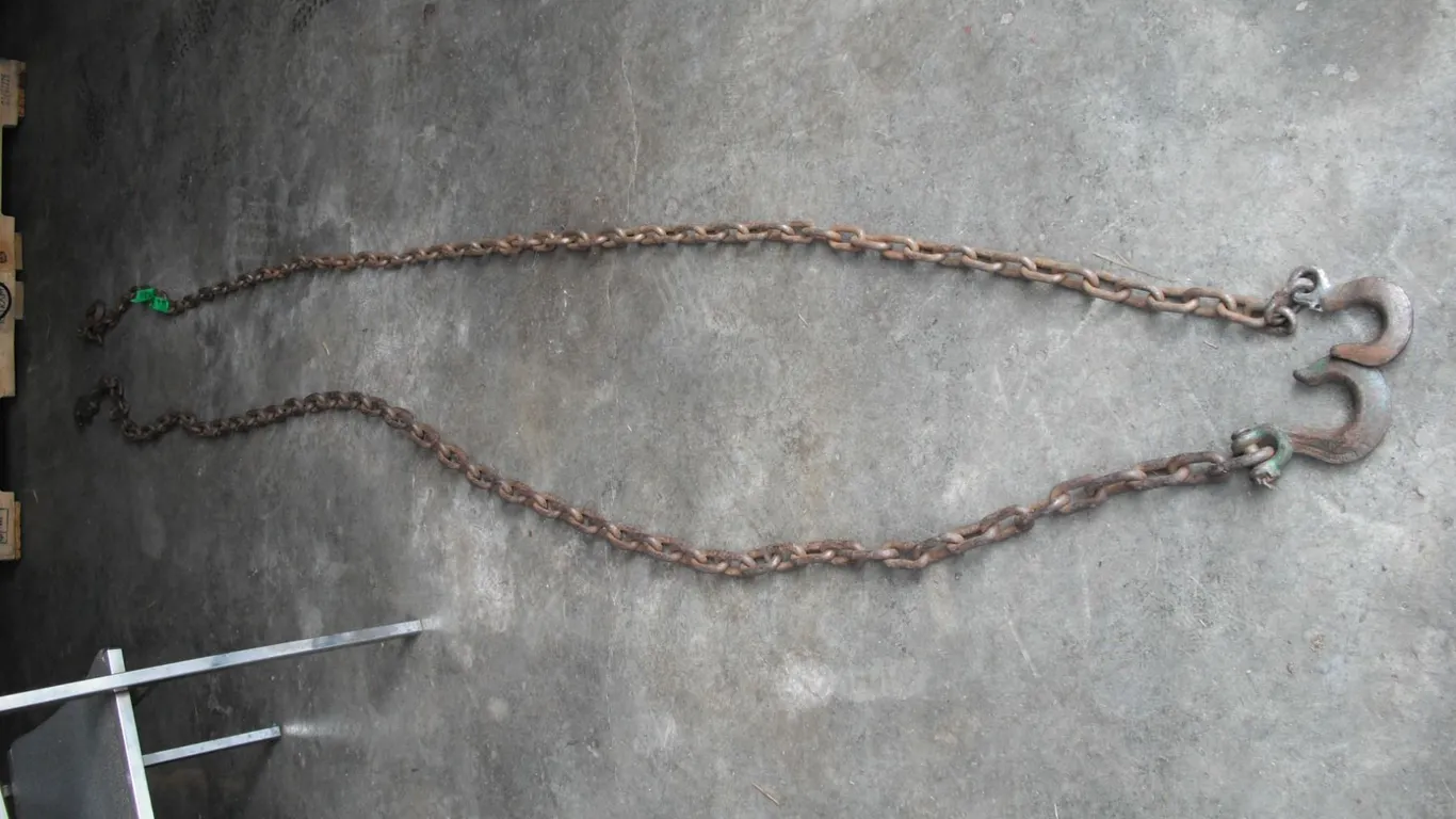 2x 9ft chains