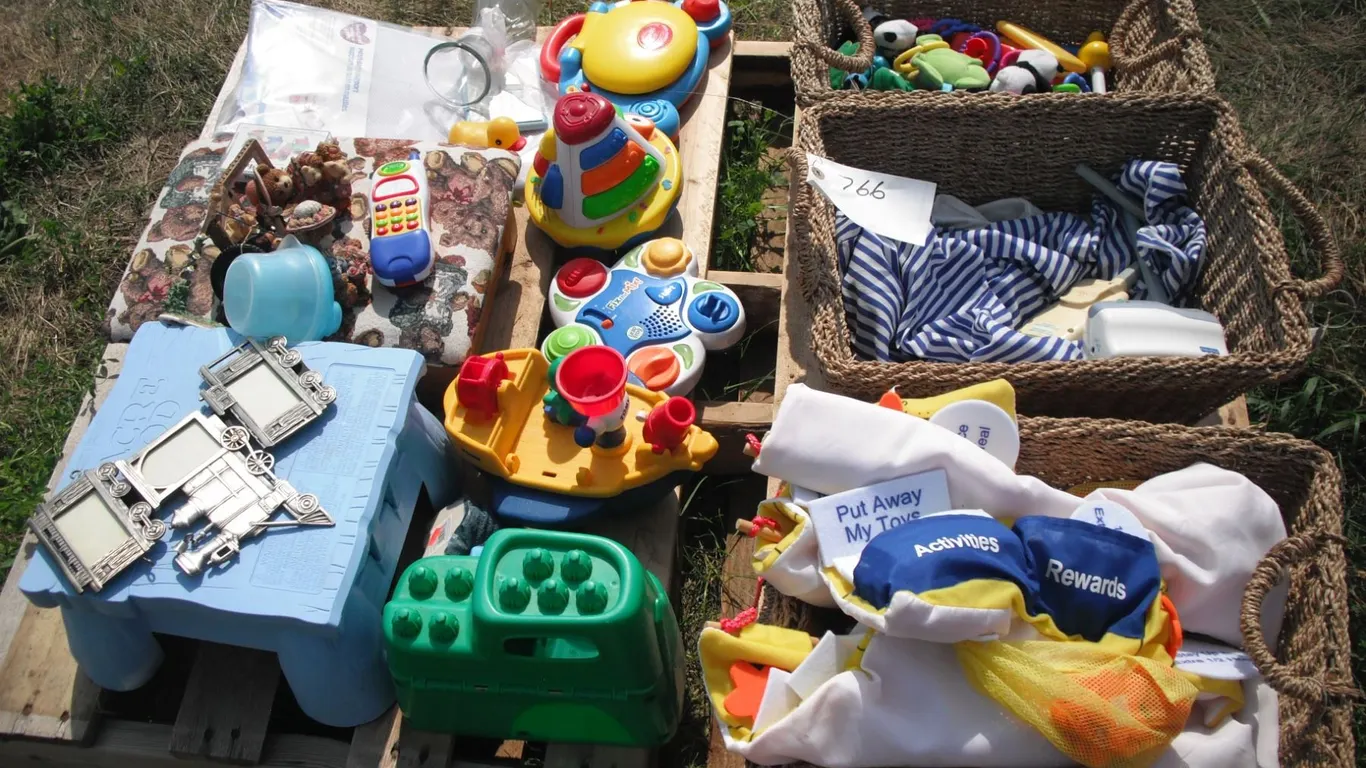 pallet lot - kids toys, clothes, etc.