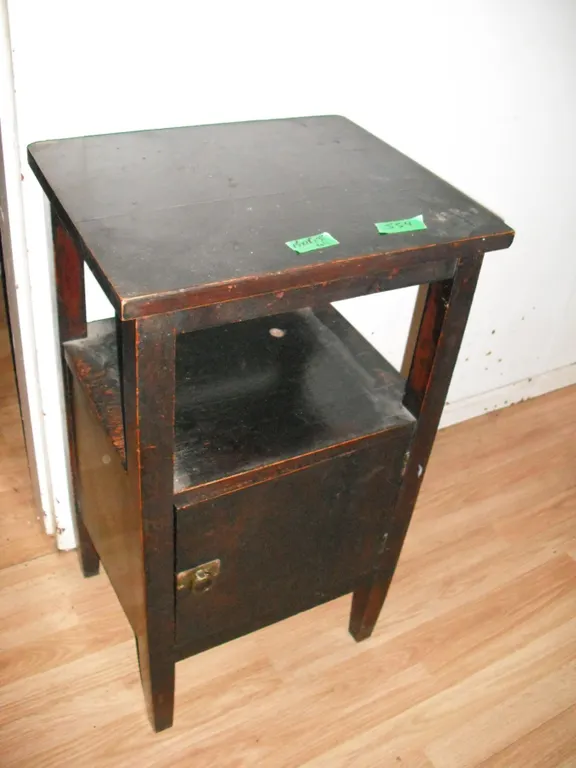 side table - 15"x18"x21"H