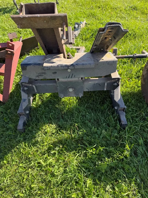 5th wheel hitch with rails, comes with gooseneck hitch to fit (GST 5 % charged)