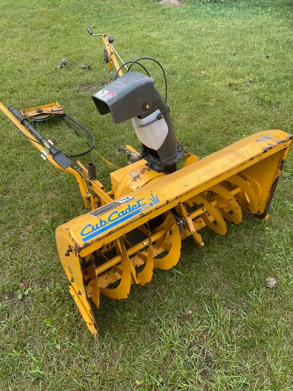 Cub cadet riding mower snow blower (GST 5 % charged)