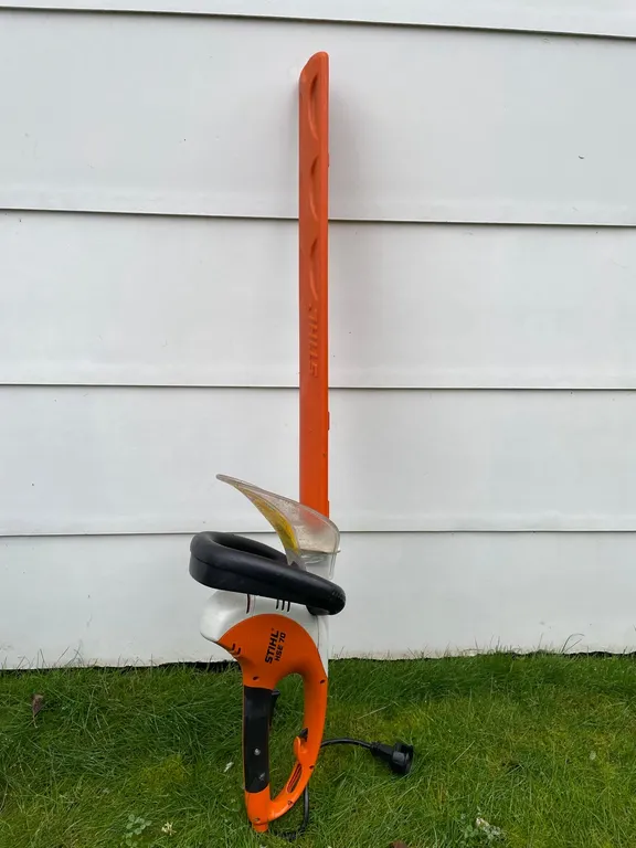 Stihl HSE hedge trimmer (GST 5 % charged)
