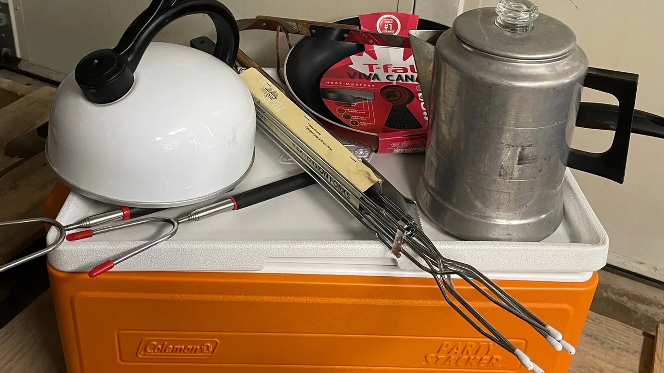 Coleman cooler and camping lot (GST 5 % charged)