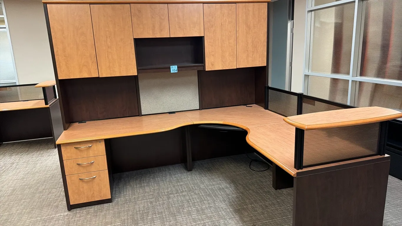 CWI (Creative Wood Interiors) U-Shaped Executive Workstation with Overhead Cabinets & Curved Return, Saskatchewan Made – Circa 2006, 96”x88”