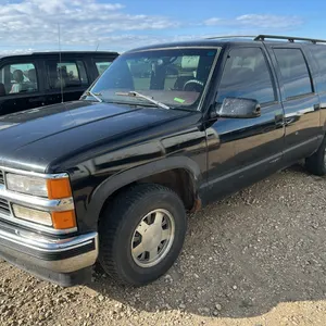 1999 Chevrolet C1500 Station Wagon SUV, km, Black, VIN 3GNEC16R5XG130278 (P10-?-S275)