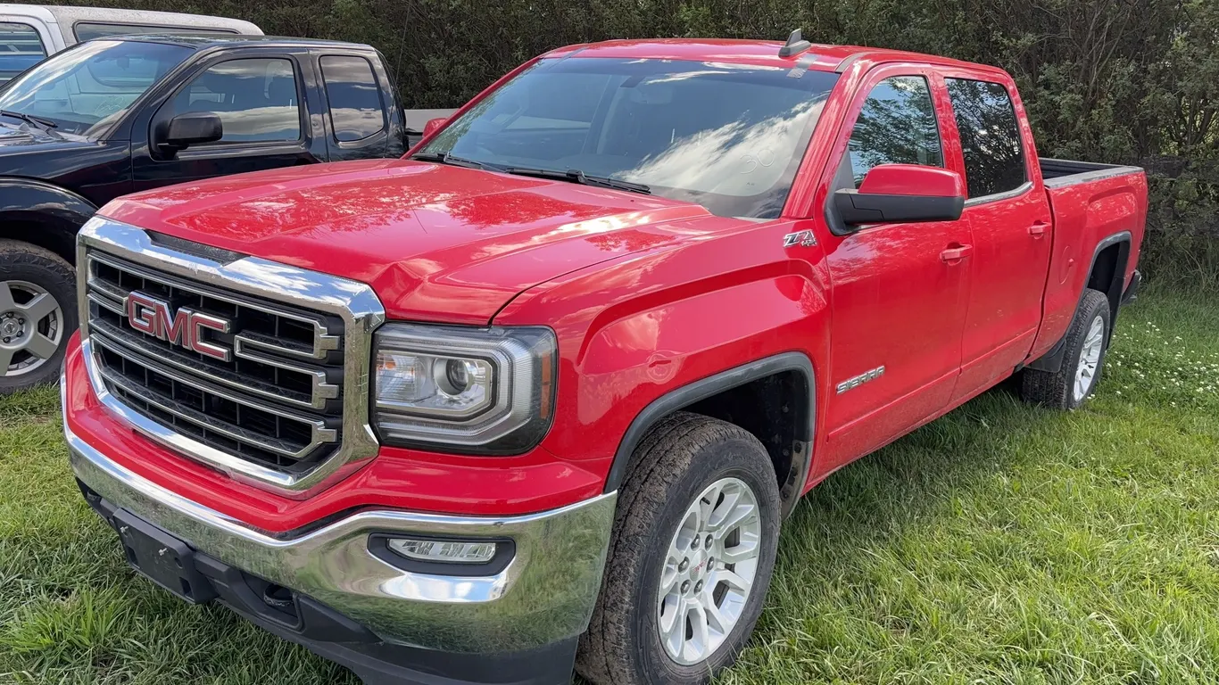 2017 GMC Sierra 1500 Z71 SLE Crew Cab Truck, *Unreserved*
