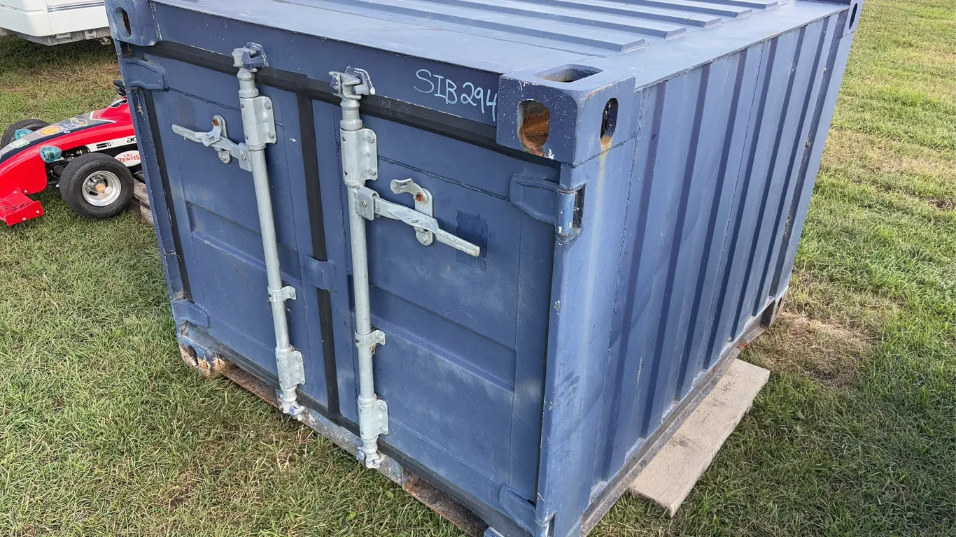 Steel Container Crate Approx. 5'8'' x 4'10'' x 4' *Unreserved*