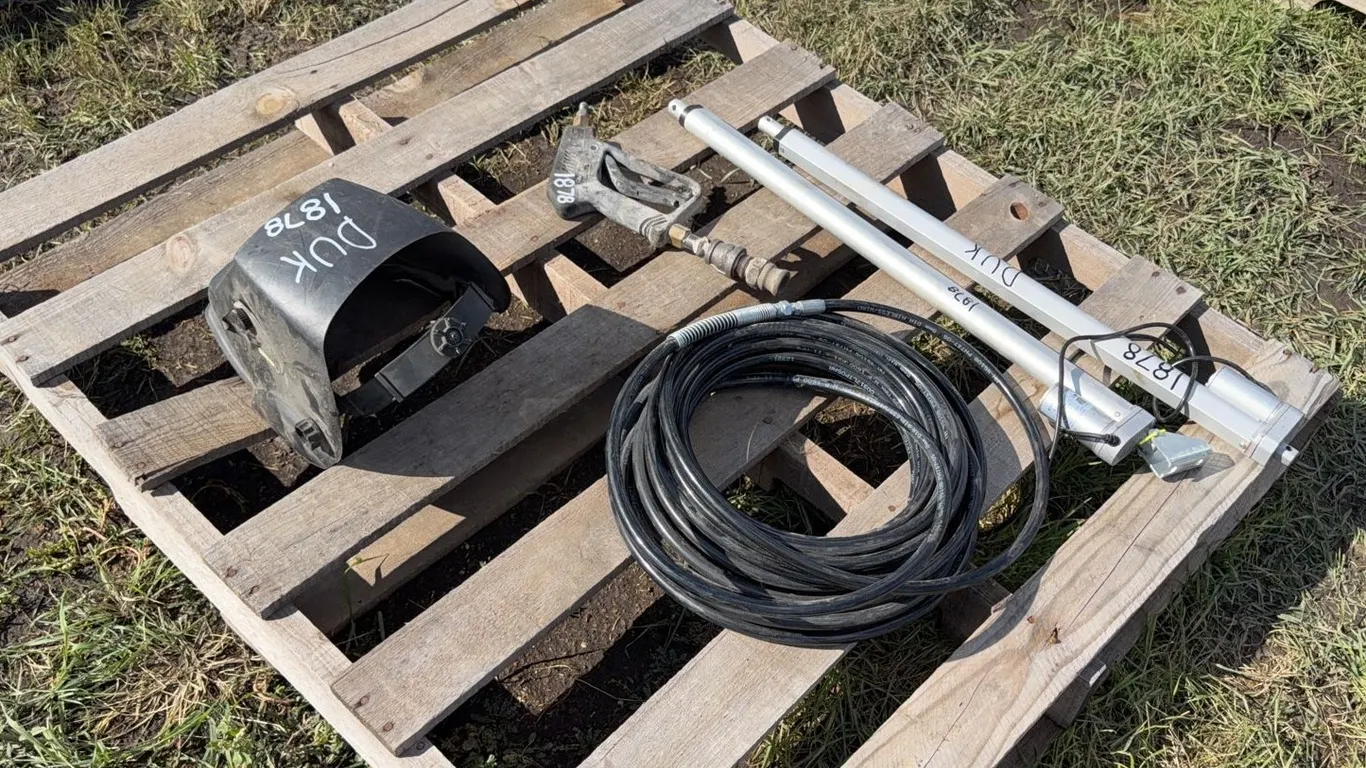 Airless Paint Sprayer hose approx 50', Linear Accuators 29"L w/ extended height approx 50", *Unreserved*