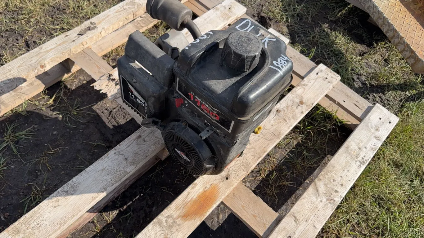 11.5 hp B&S Small engine, 250cc, off of wheel barrow compressor, Gas *Unreserved*