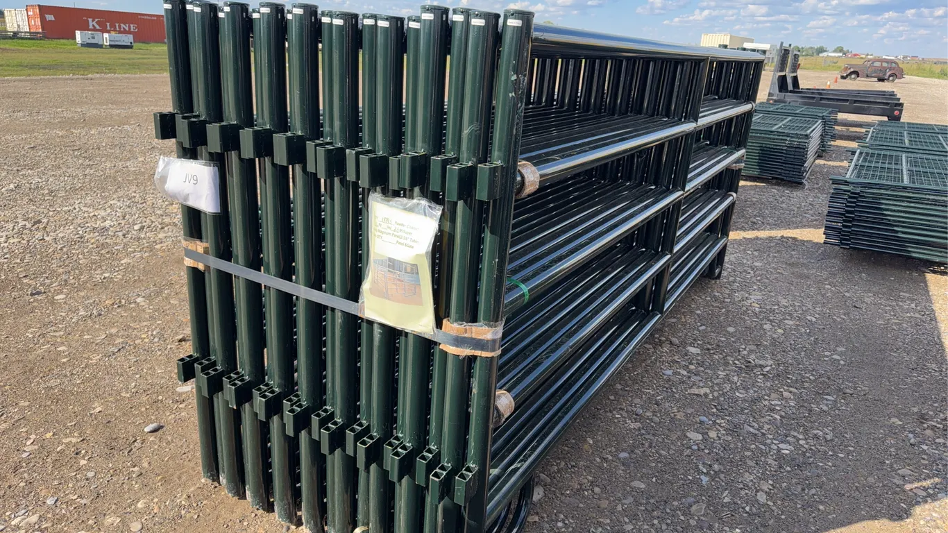 18 - 5 Bar Super Duty Magnum Livestock Panels, 2 3/8" tubing, approx 12' x 5', (18 x Bid Price), *Unreserved*