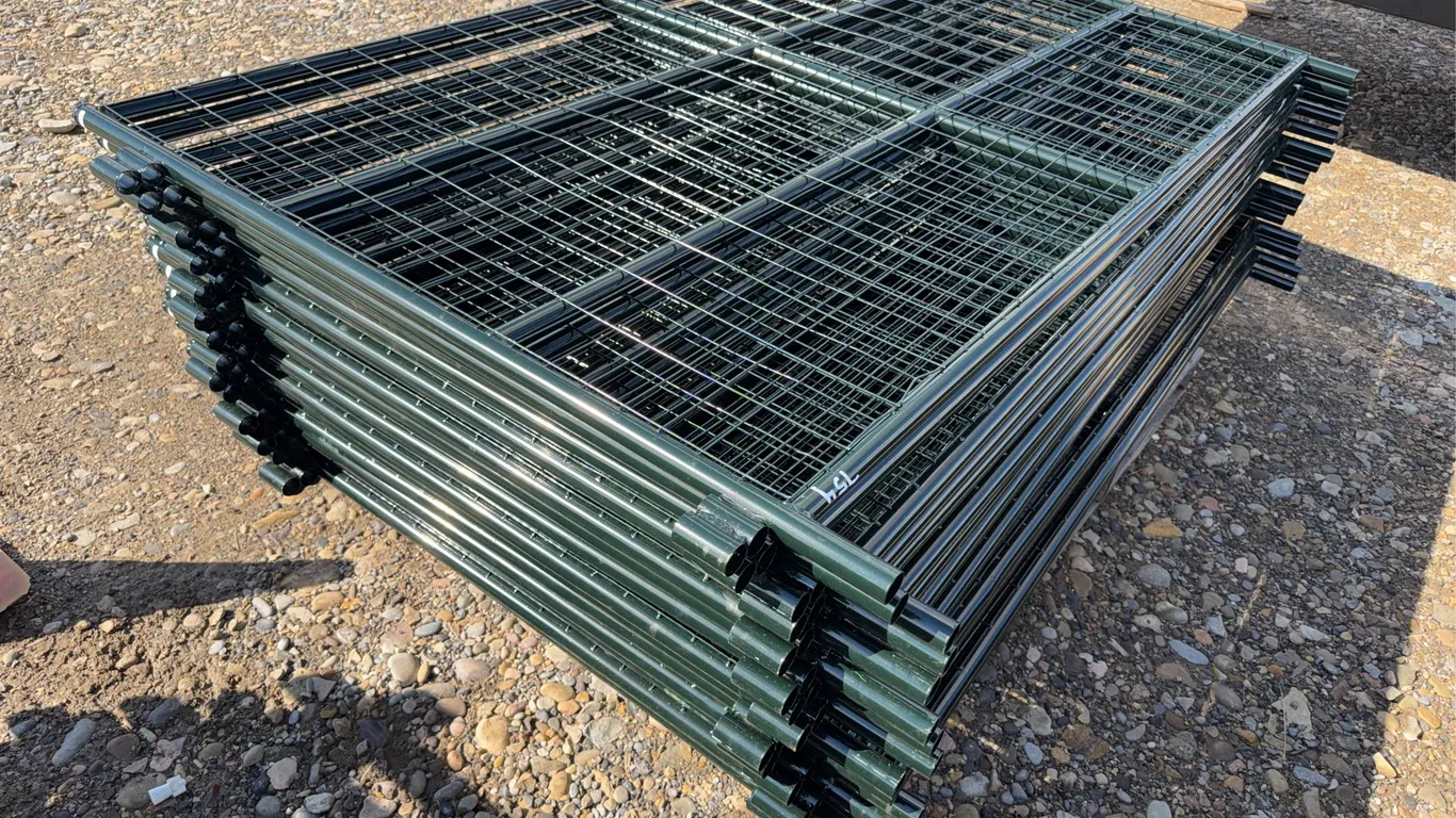 14 - Super Duty Magnum Mesh Sheep Panels, 1 1/4'' Tubing, Approx. 7' x 4'3'' ( 14x Bid Price ) *Unreserved*