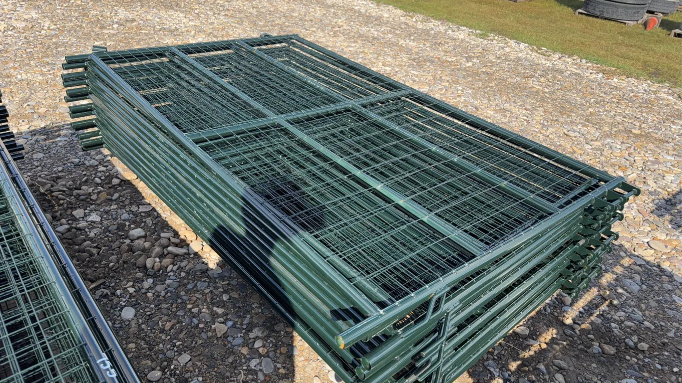 13 - Super Duty Magnum Mesh Sheep Panels, 1 1/4'' Tubing, Approx. 7' x 4'3'' ( 13x Bid Price ) *Unreserved*