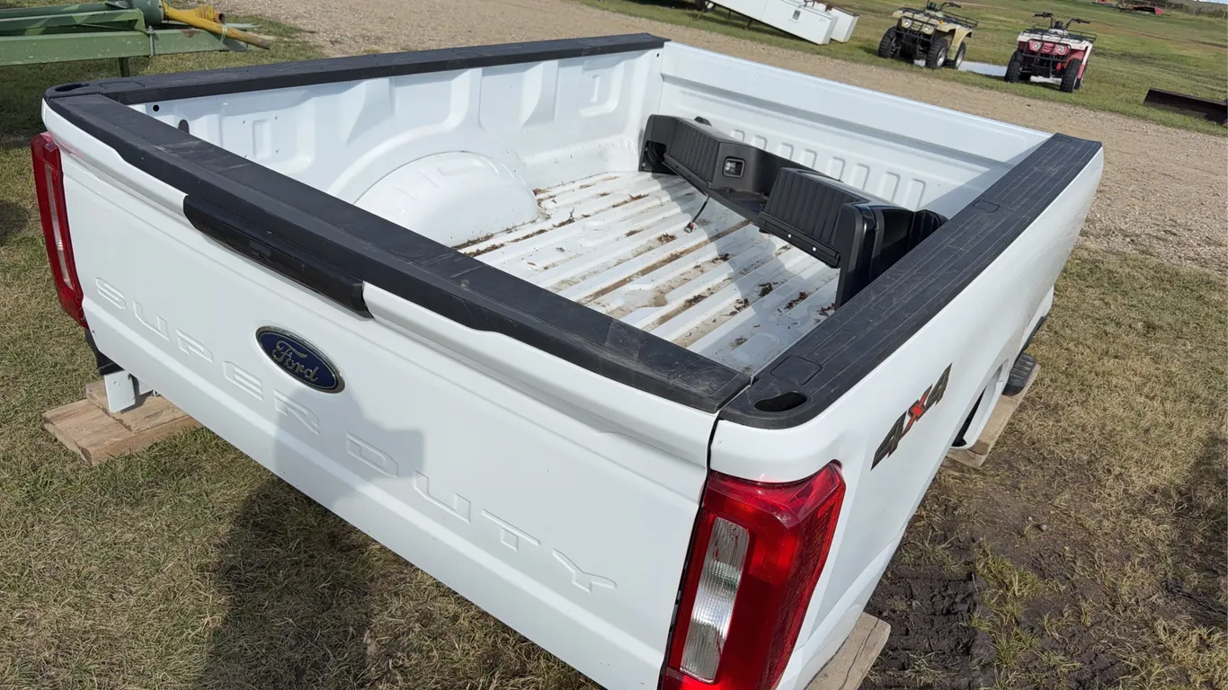 Truck bed for F250 or F350 Super Duty, 8' box, missing tailgate camera, *Unreserved*