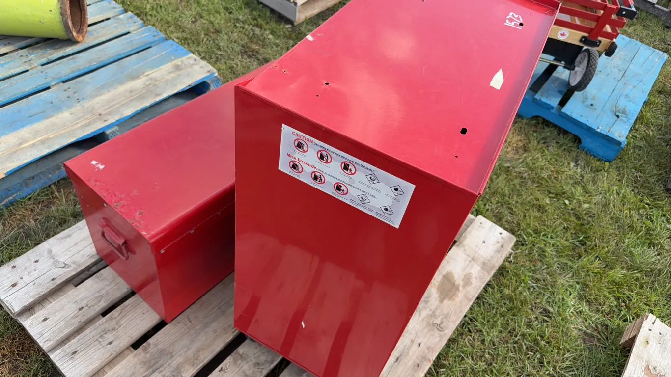 Tool Dolly, wheeled, 2 drawer, 1 storage compartment, approx 27"x14"x31", *Unreserved*