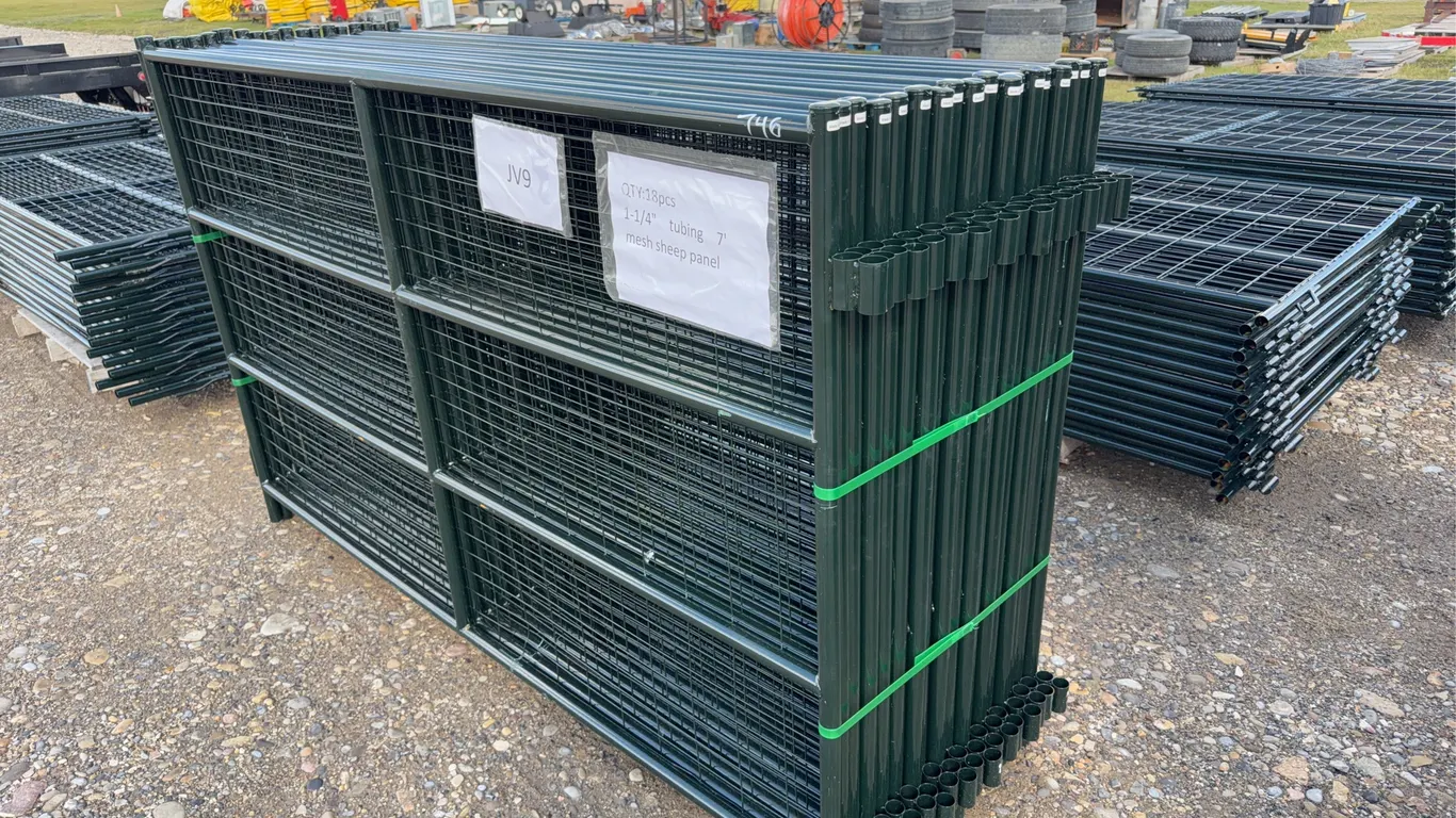 18 - Super Duty Magnum Mesh Sheep Panels, 1 1/4'' Tubing, Approx. 7' x 4'3'' ( 18x Bid Price ) *Unreserved*