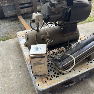 Peak Oiless Air Compressor, Desiccator, Oiler and Dain Unit
