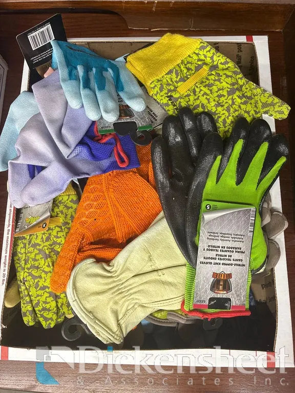 LADIES GLOVES IN VARIOUS COLORS AND SIZES
