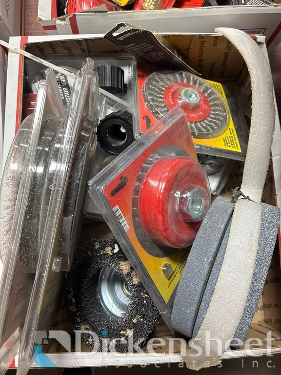 SELECTION OF WIRE WHEELS/BRUSHES