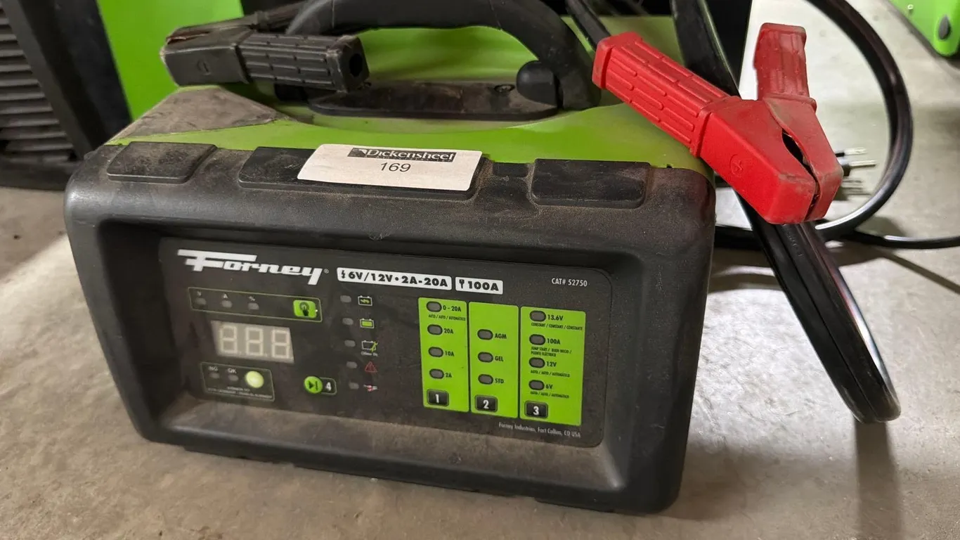 FORNEY BATTERY CHARGER