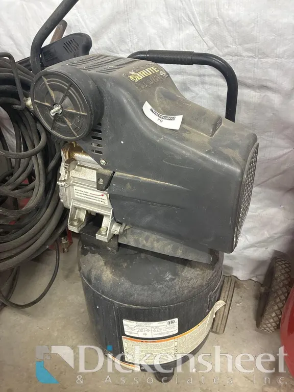 BRUTE VERTICAL AIR COMPRESSOR