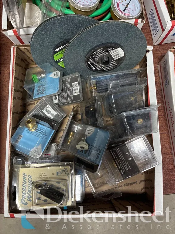 LOT OF SPRAY NOZZLES & FORNEY SANDING DISCS