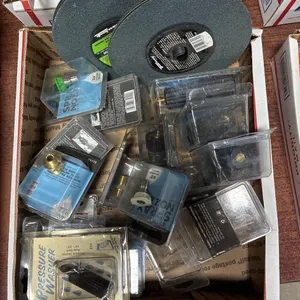 LOT OF SPRAY NOZZLES & FORNEY SANDING DISCS
